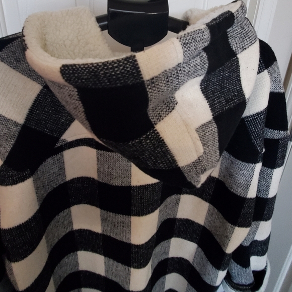 Black and Ivory Plaid Hooded Coat - Picture 3 of 9